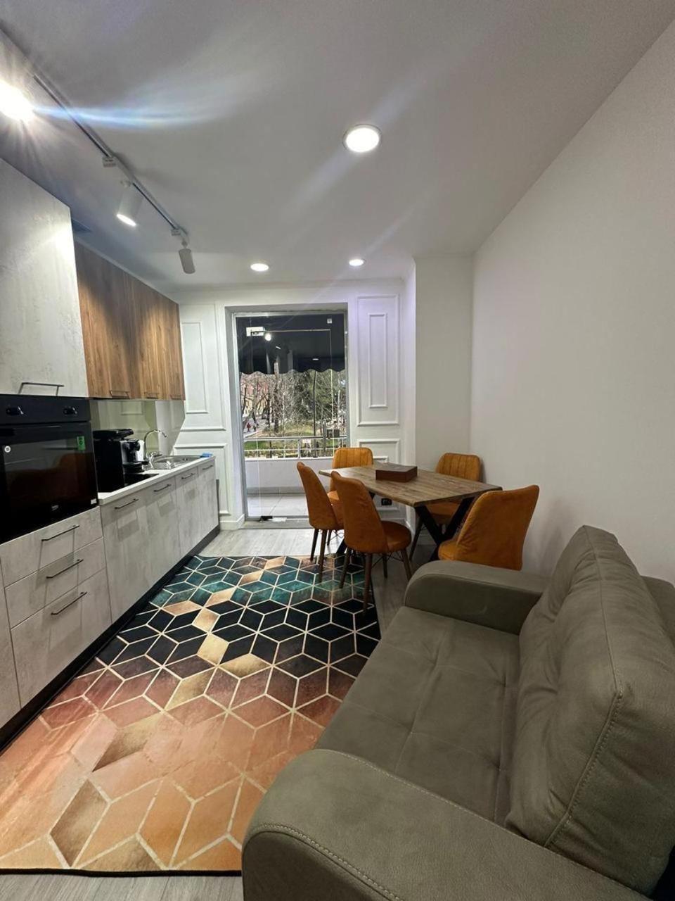 Park View Central Apartment 티라나 외부 사진